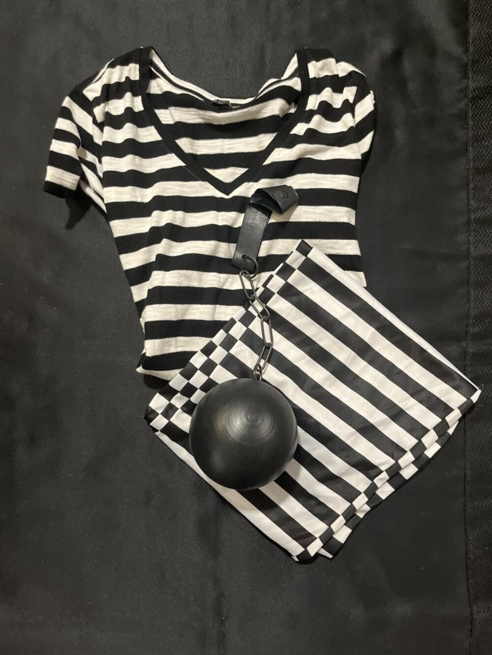 Prisoners Costume DIY Mix Match Ball Ball & Chain Halloween Theme Party Costume